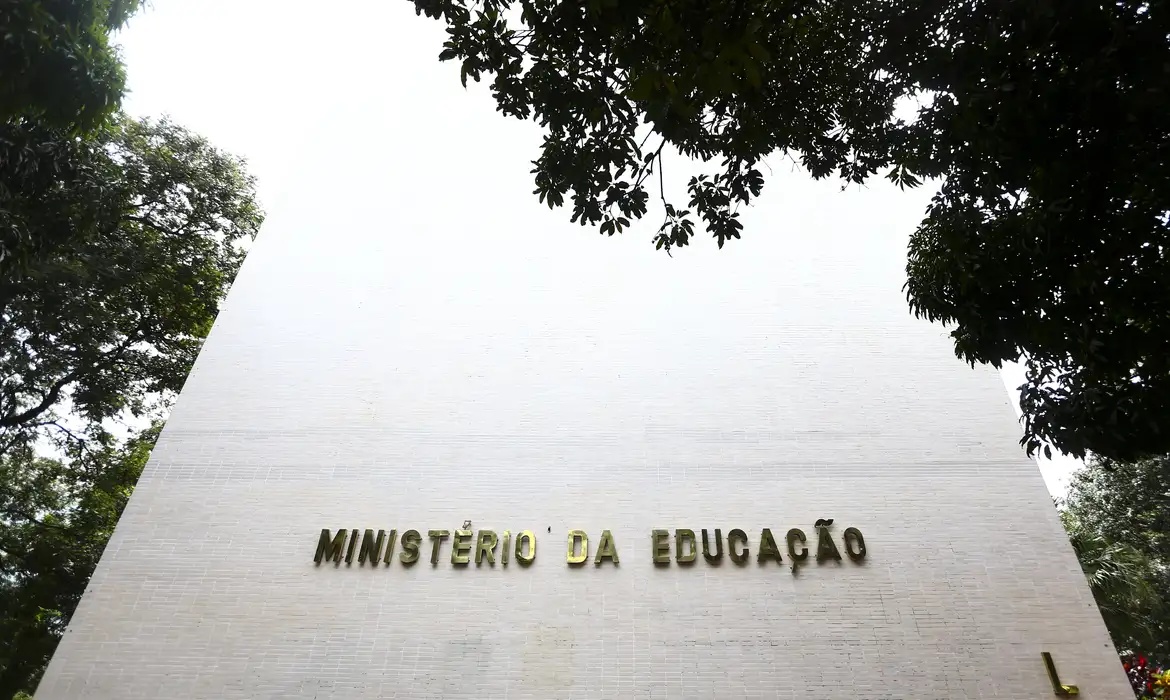 Sai lista de cursos superiores semipresenciais autorizados