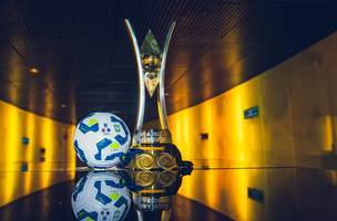 Troféu, bola e medalhas da competição. (Foto: Fabio Souza / CBF)