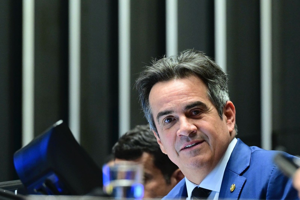 Ciro Nogueira chamava Dilma de mãe. Atentem bem!