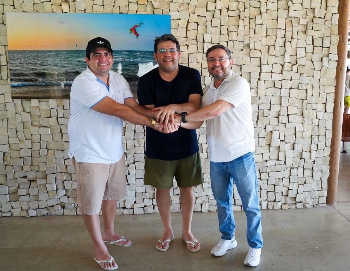 Clube da falsa felicidade: prefeito Felipe, Rafael e Fabio Novo. Ele não sairá do PT. Mas vai votar em Ciro?