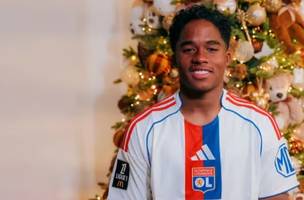 Endrick com a camisa do Lyon (Foto: Divulgação/Lyon)
