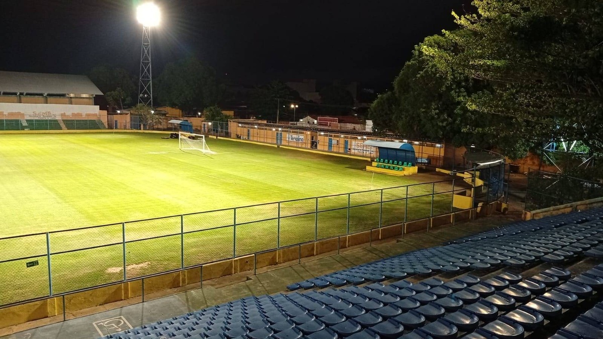 Estádio Lindolfo Monteiro
