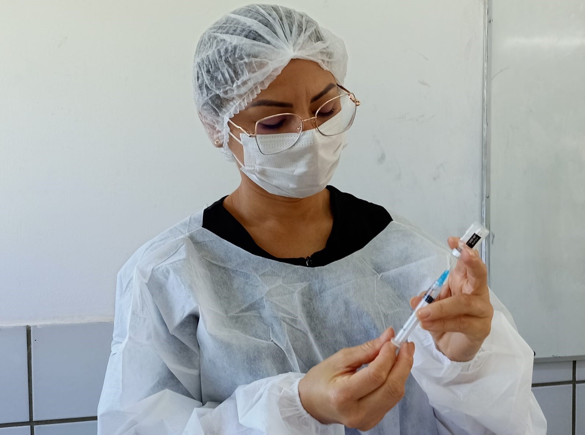 FMS convoca jovens de 10 a 14 anos para vacinação contra a dengue