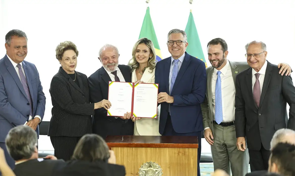 Governo anuncia construção do primeiro hospital inteligente do SUS
