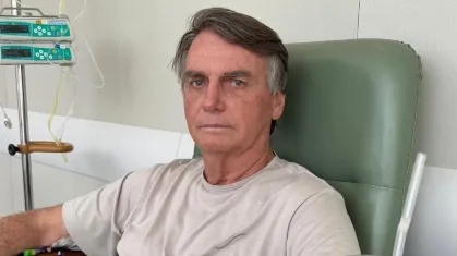 O ex-presidente Jair Bolsonaro (PL) no Hospital DF Star, em Brasília, em maio de 2025