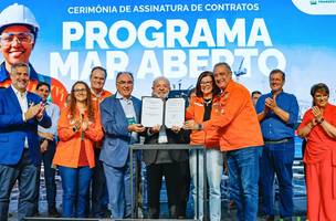Petrobrás firma contrato (Foto: Ricardo Stuckert)