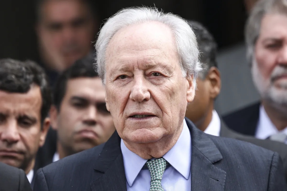 Planalto nega saber de contrato de Lewandowski com Banco Master