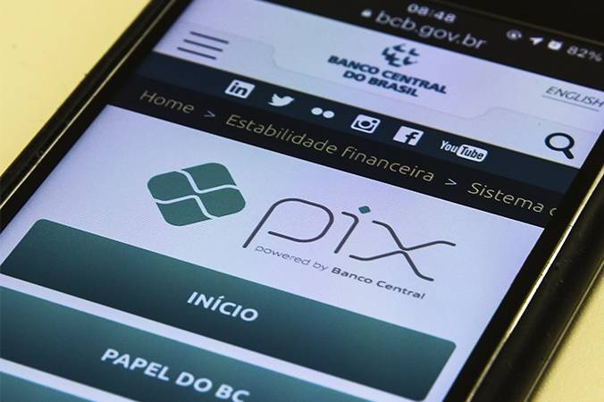 Receita volta a negar imposto ou monitoramento sobre transações via Pix
