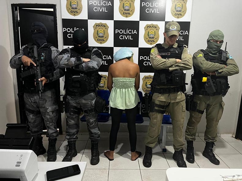 Suspeita foi conduzida à Delegacia de Polícia Civil