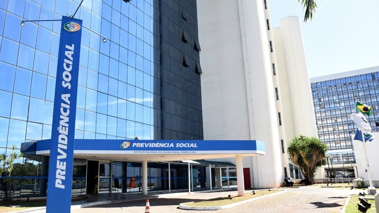 suspende atendimento