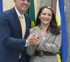 UESPI realiza solenidade de transmissão de cargo de Reitor e Vice-Reitora e inicia novo ciclo administrativo para o quadriênio 2026–2030 (Foto: Divulgação / UESPI)