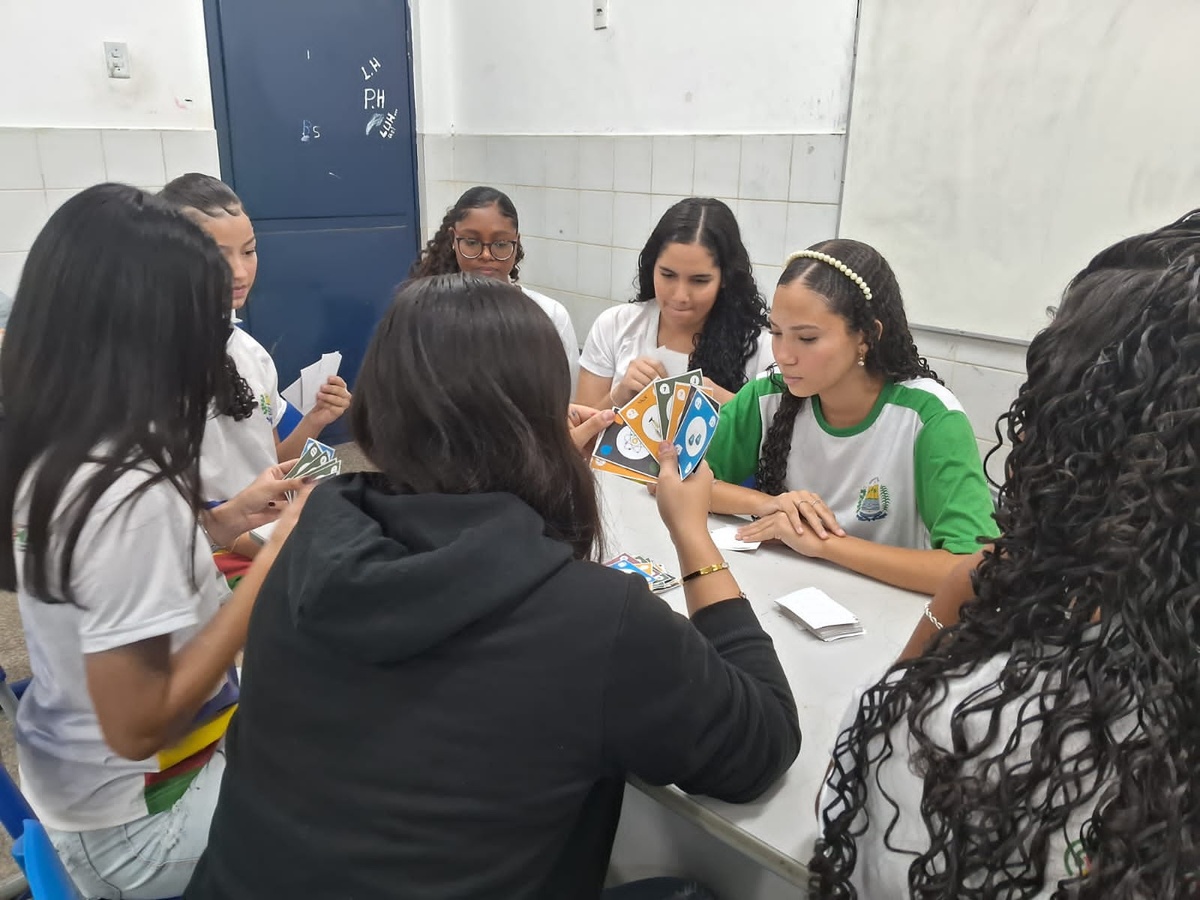 Um ano sem celulares: escolas do Piauí registram melhora em aprendizagem e convivência