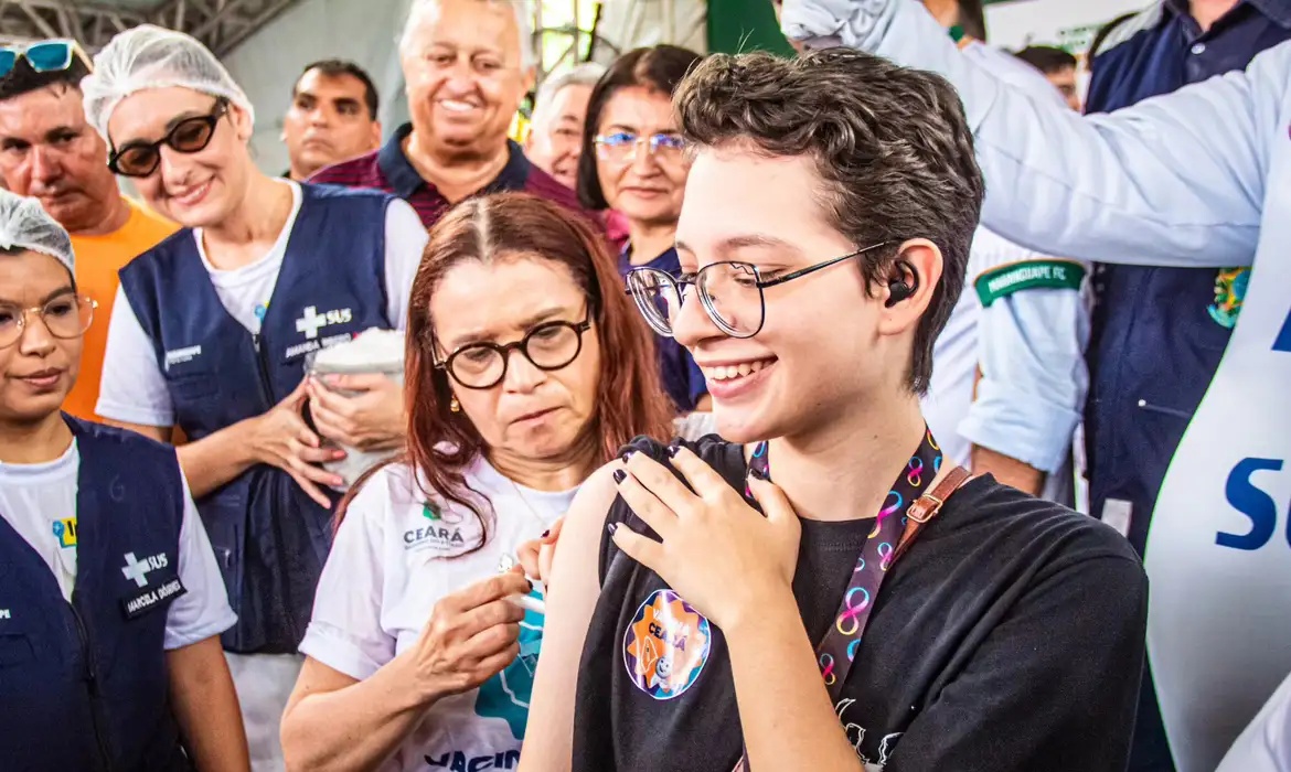 Vacina contra dengue começa ser aplicada hoje