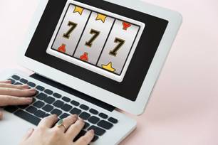 Como explorar diferentes estilos de jogos em cassinos online