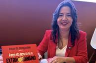 Ex-editora do Portal AZ, Flávia Rocha lança livro coletivo em São Paulo