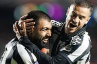 Gabigol marca duas vezes, Santos vira sobre o São Paulo e vence no Brasileirão
