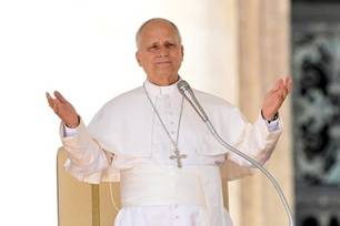 Papa Leão XIV pede paz no dia do primeiro turno das eleições no Brasil