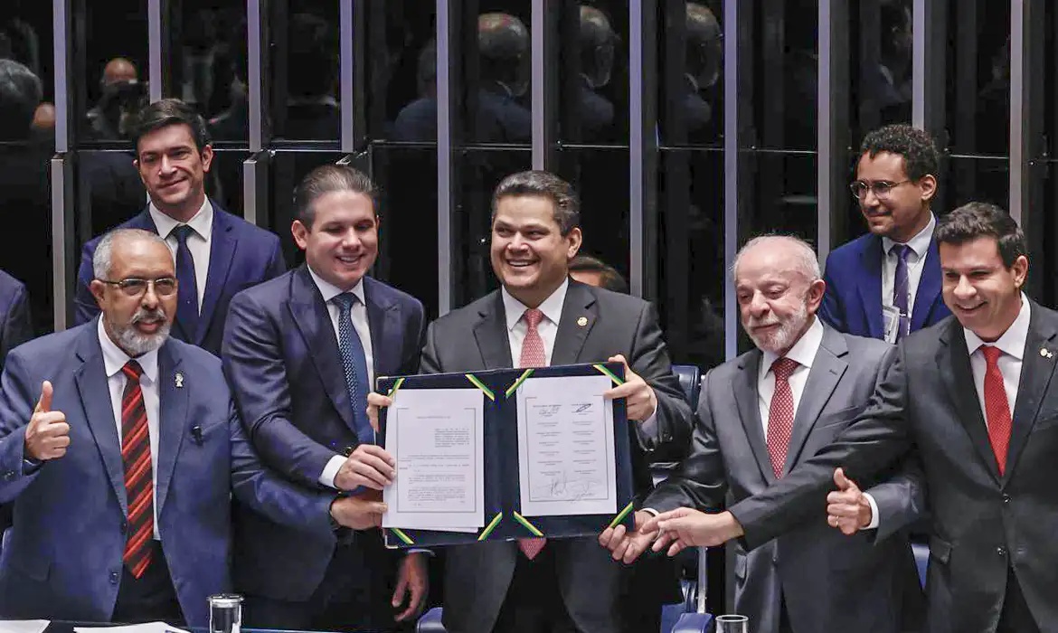 Promulgado o fim da Escala 6x1