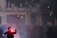 Protestos na França terminam com mais de 160 pessoas presas