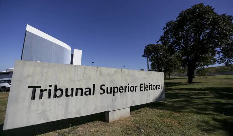 TSE discute restrição a canais políticos no WhatsApp