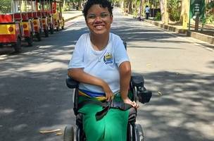 Aluna da rede estadual, Nayara Beatriz construiu trajetória marcada por inclusão e excelência acadêmica (Foto: Seduc)