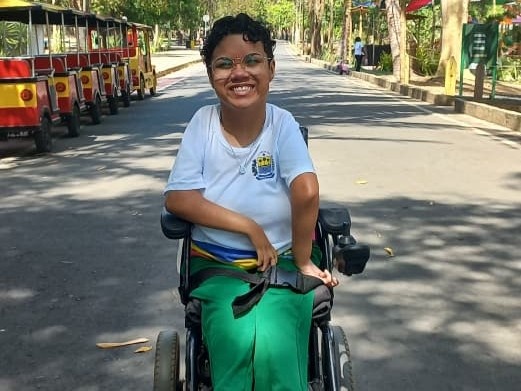 Aluna da rede estadual, Nayara Beatriz construiu trajetória marcada por inclusão e excelência acadêmica