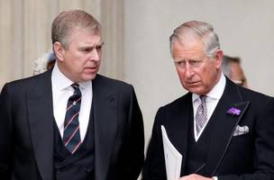 Andrew e Rei Charles III (Foto: Getty Images)