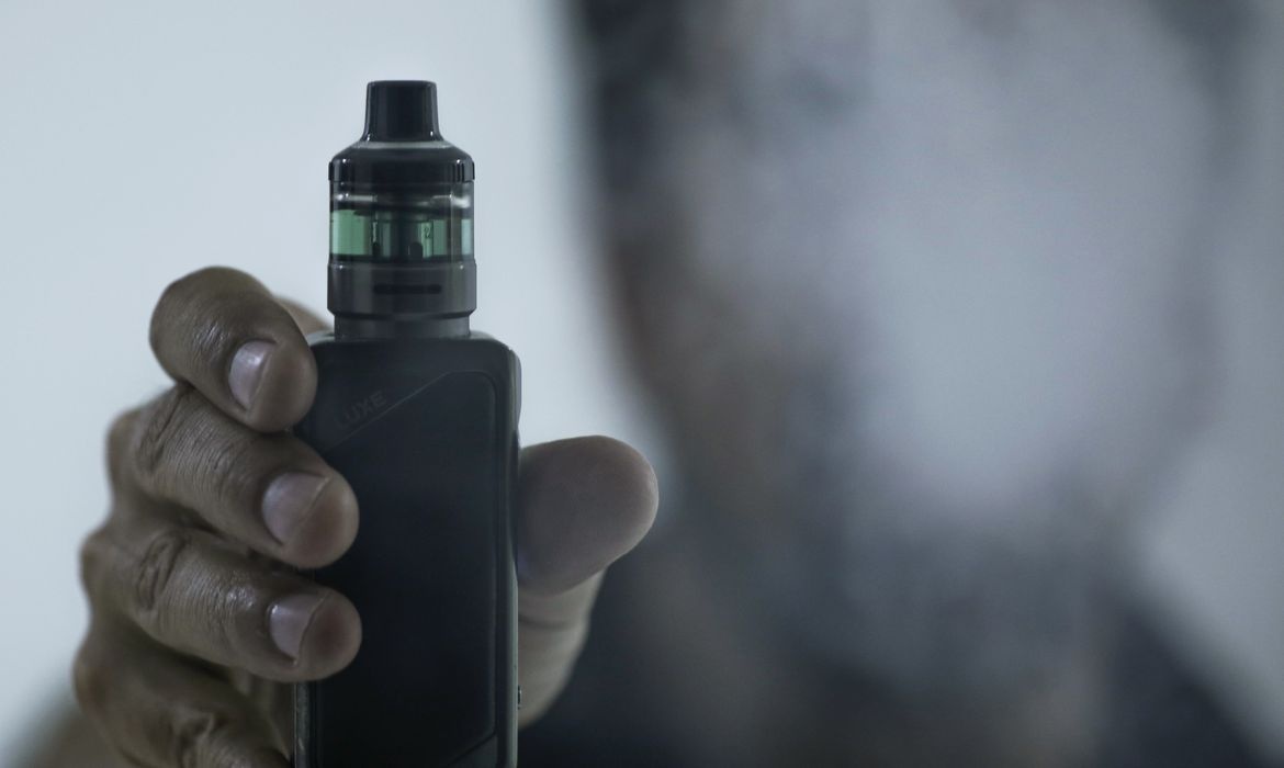 Anvisa e MPF firmam acordo para reforçar combate ao comércio de vapes