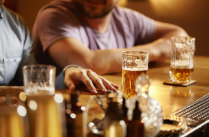 Bebidas alcoólicas (Foto: Reprodução | wayhomestudio | Freepik)