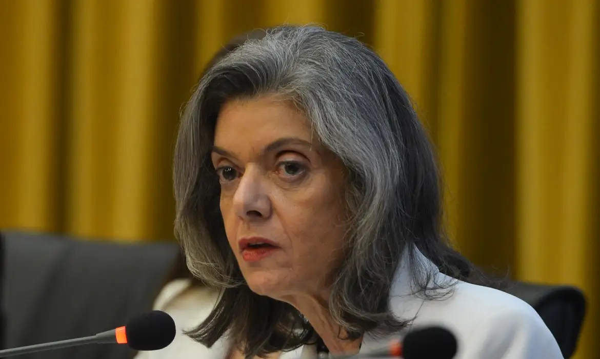 Cármen Lúcia