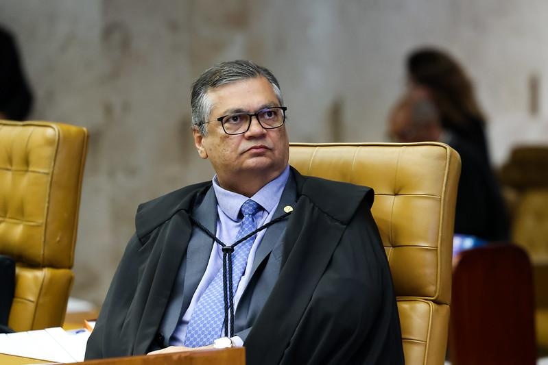 Decisão de Dino pressiona Fachin a enfrentar focos de resistência no Judiciário