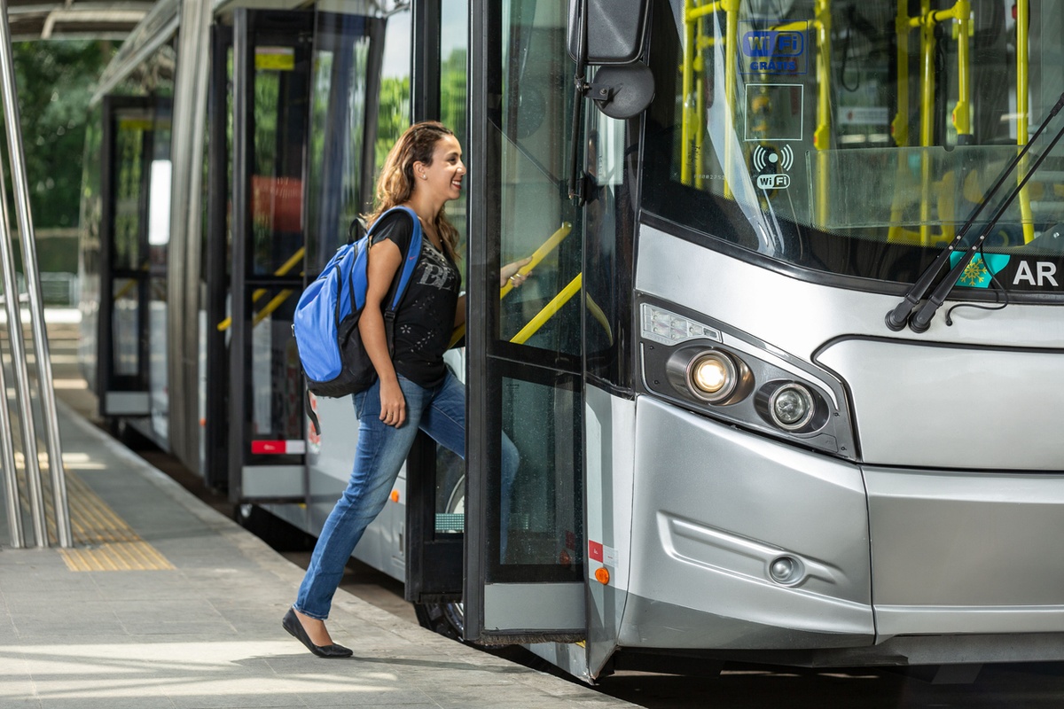 Governo avalia adotar Tarifa Zero para enfrentar crise no transporte