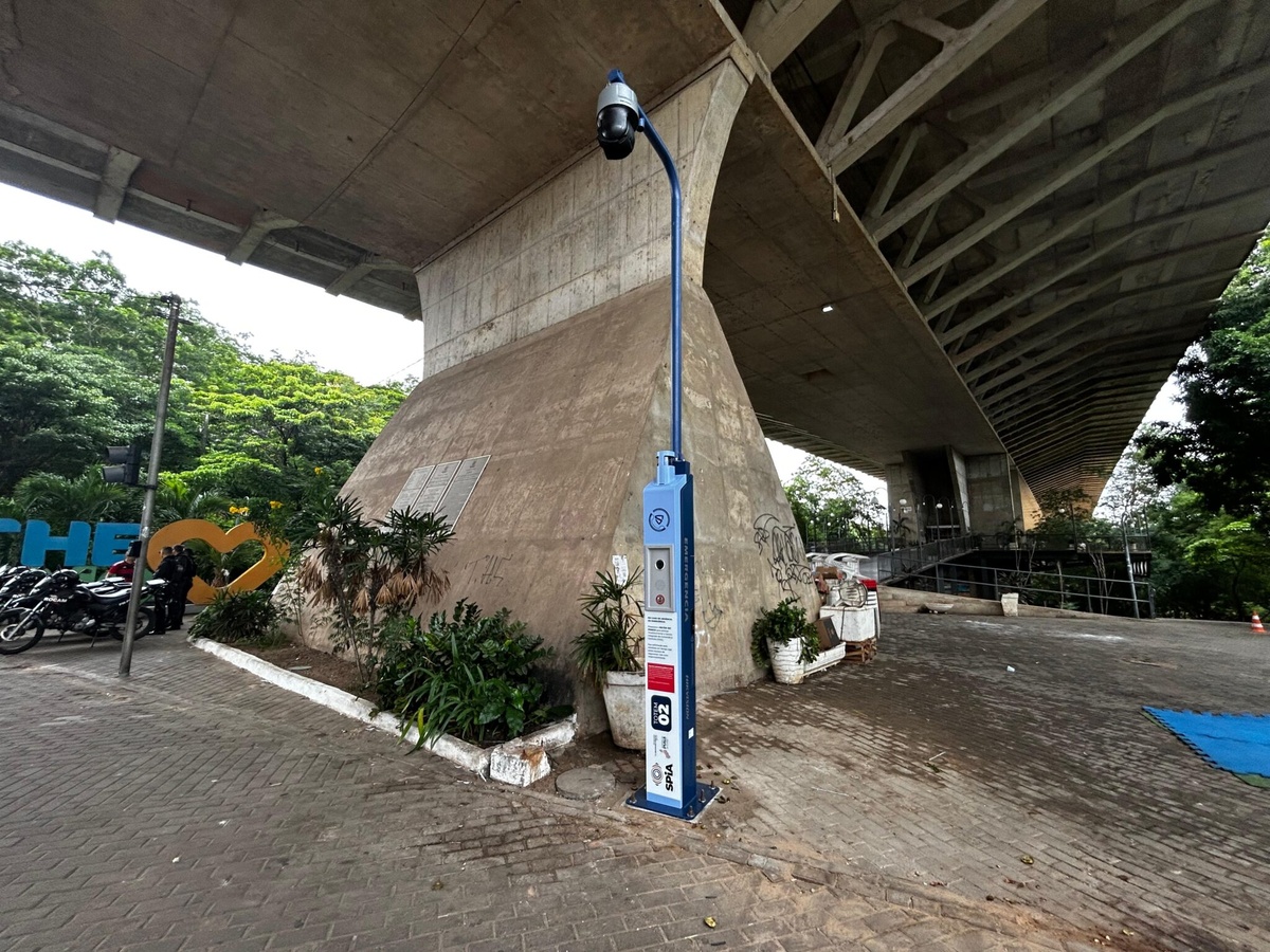 Governo instala totem com botão de emergência na Ponte Estaiada