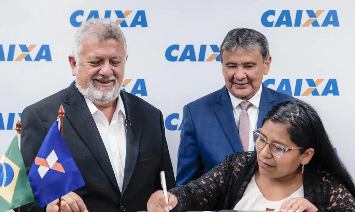 Lançam Microcrédito para Famílias do CadÚnico