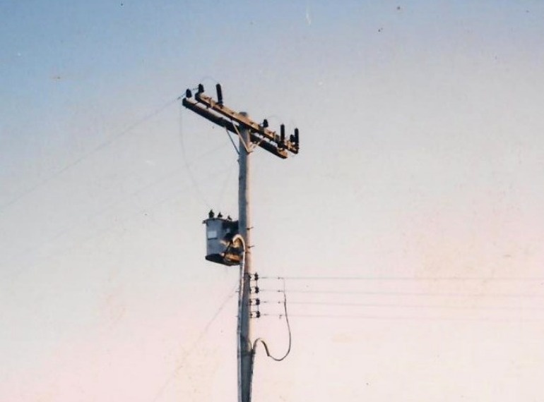 Acidentes com postes aumentam e elevam risco de choques elétricos no estado