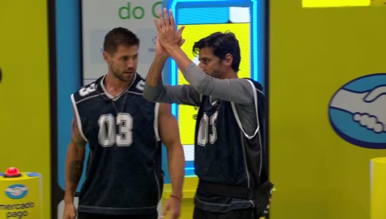 Alberto Cowboy e Jonas Sulzbach vencem prova de resistência no BBB 26.