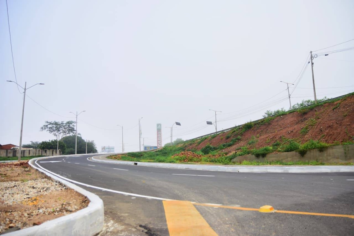 Alça da ponte: obra nova, mas o povo bão tomou conhecimento. Faltou a propaganda institucional, legal e necessária