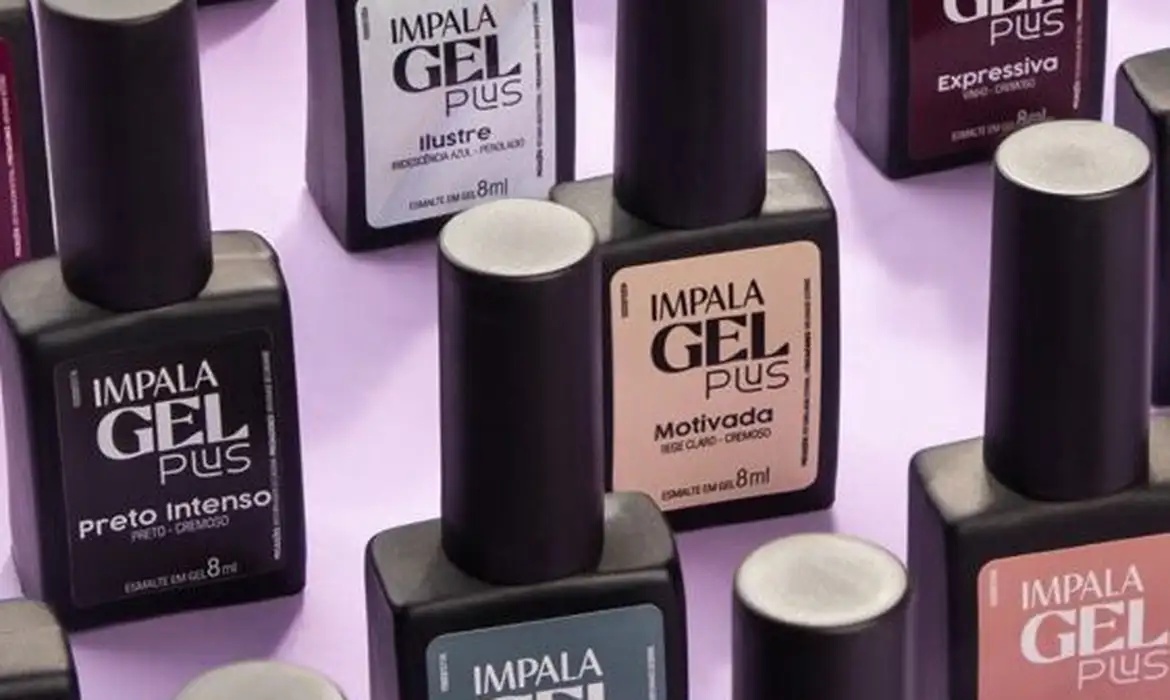 Anvisa determina recolhimento de esmaltes em gel após identificação de substância proibida.
