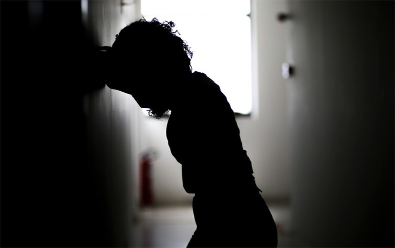 aprova aumento de pena para lesão corporal grave contra mulheres