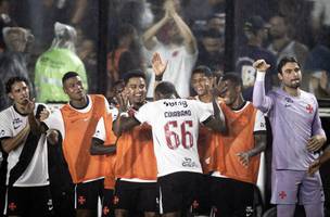 Cuiabano comemora gol marcado pelo Vasco sobre o Palmeiras, em São Januário (Foto: Matheus Lima / Vasco)