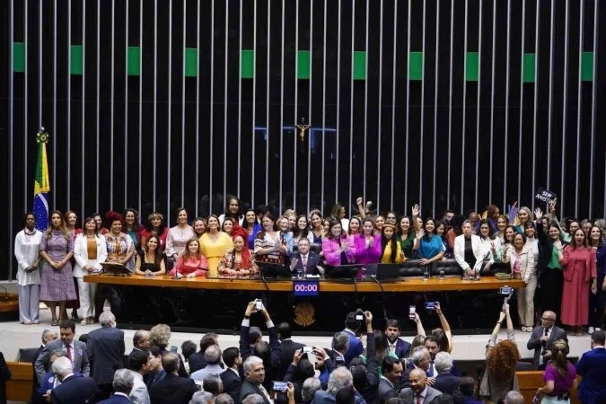 Deputadas assumem mandato na 57ª legislatura, mas ainda são minoria em cargos de comando no Legislativo