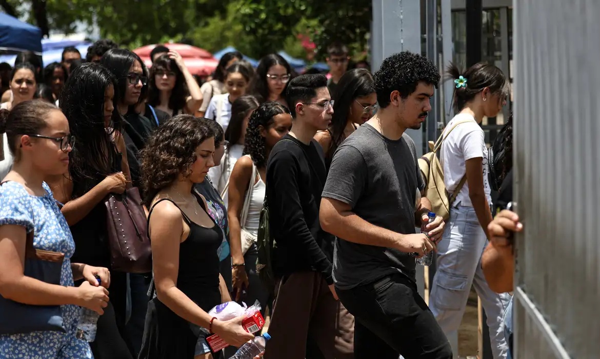 Enem passa a integrar avaliação oficial da educação básica