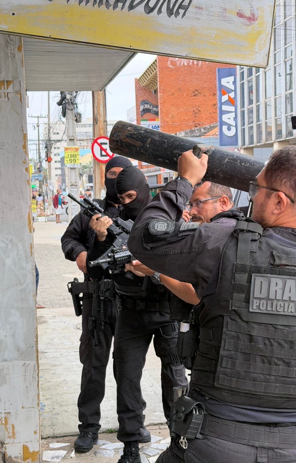 Equipes policiais cumprem mandados em operação simultânea no Piauí