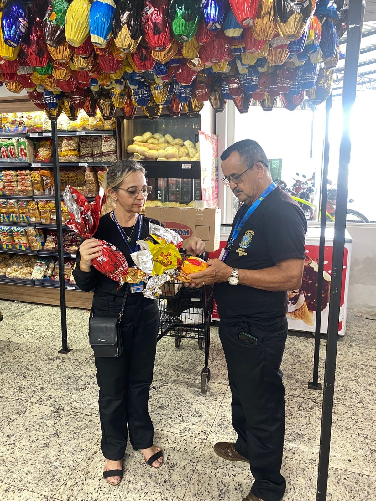 Fiscais analisam produtos típicos da Semana Santa em operação no estado