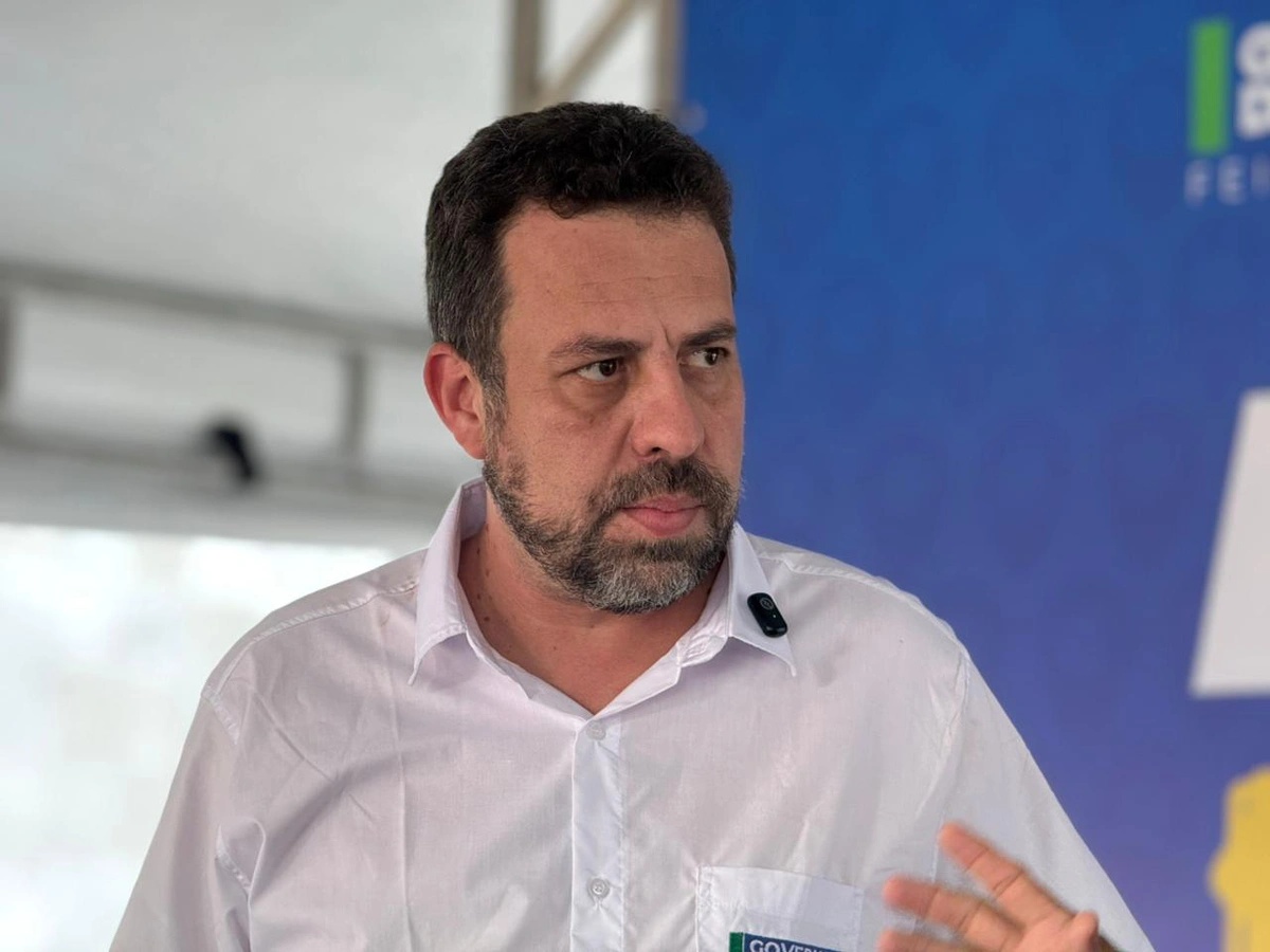 Governo pode pedir urgência para votar fim da escala 6x1, diz Boulos