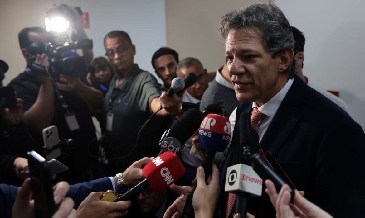 Haddad diz que ataques ao Irã não terão efeito imediato no Brasil