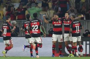 Jogadores do Flamengo comemoram gol de Pedro sobre o Cruzeiro (Foto: Getty Images)