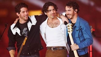 Nick Jonas, Joe Jonas e Kevin Jonas.