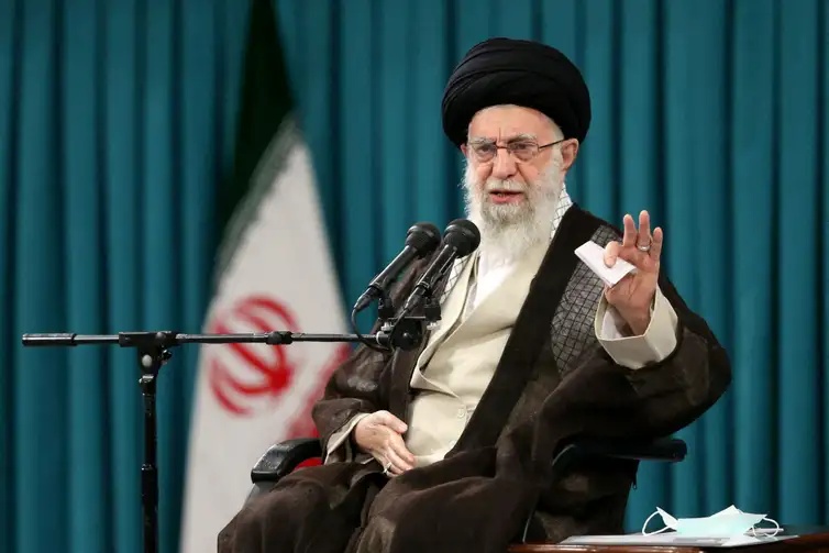 Novo chefe de Estado em Teerã, que substituiu o pai Ali Khamenei
