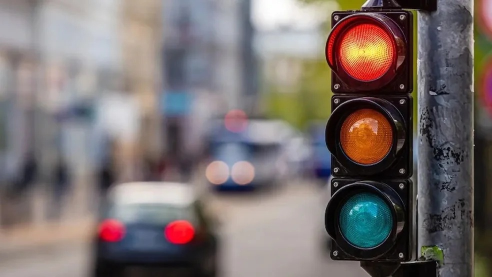 Novos semáforos começam a operar em cruzamentos da zona Norte de Teresina.